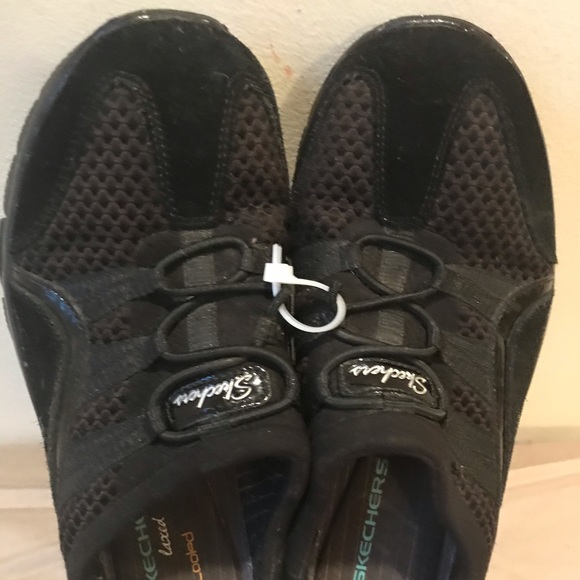 sketchers slide on sneakers